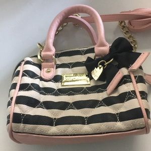 Betsey Johnson pink black quilted purse hearts